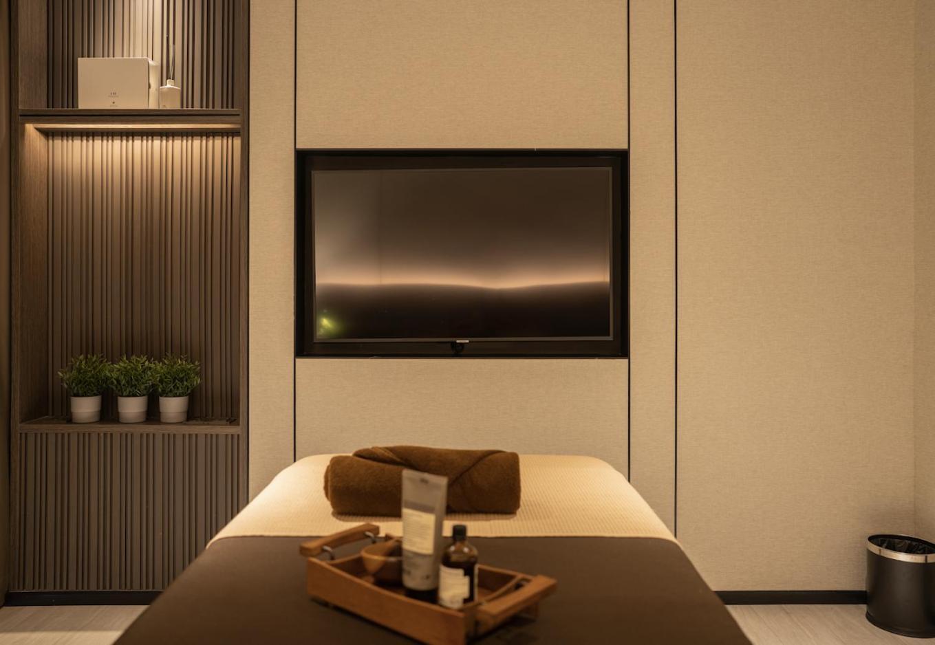 Cascade Hotel Банкок Екстериор снимка